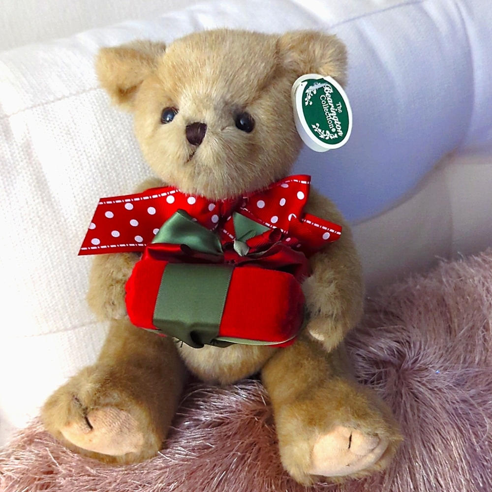 Bearington Christmas bear w/present
